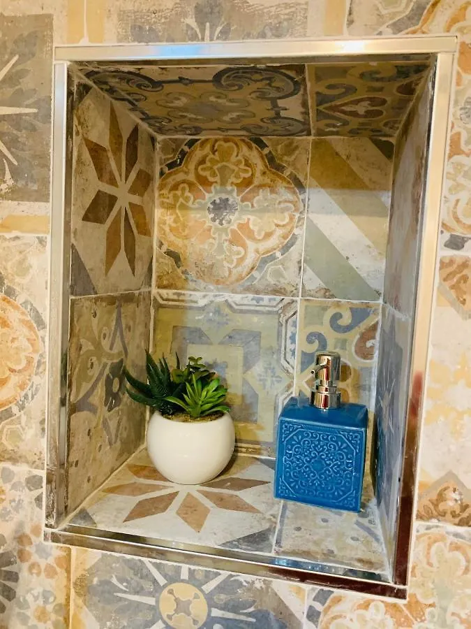 Donn'Anna Naples City Center Apartment