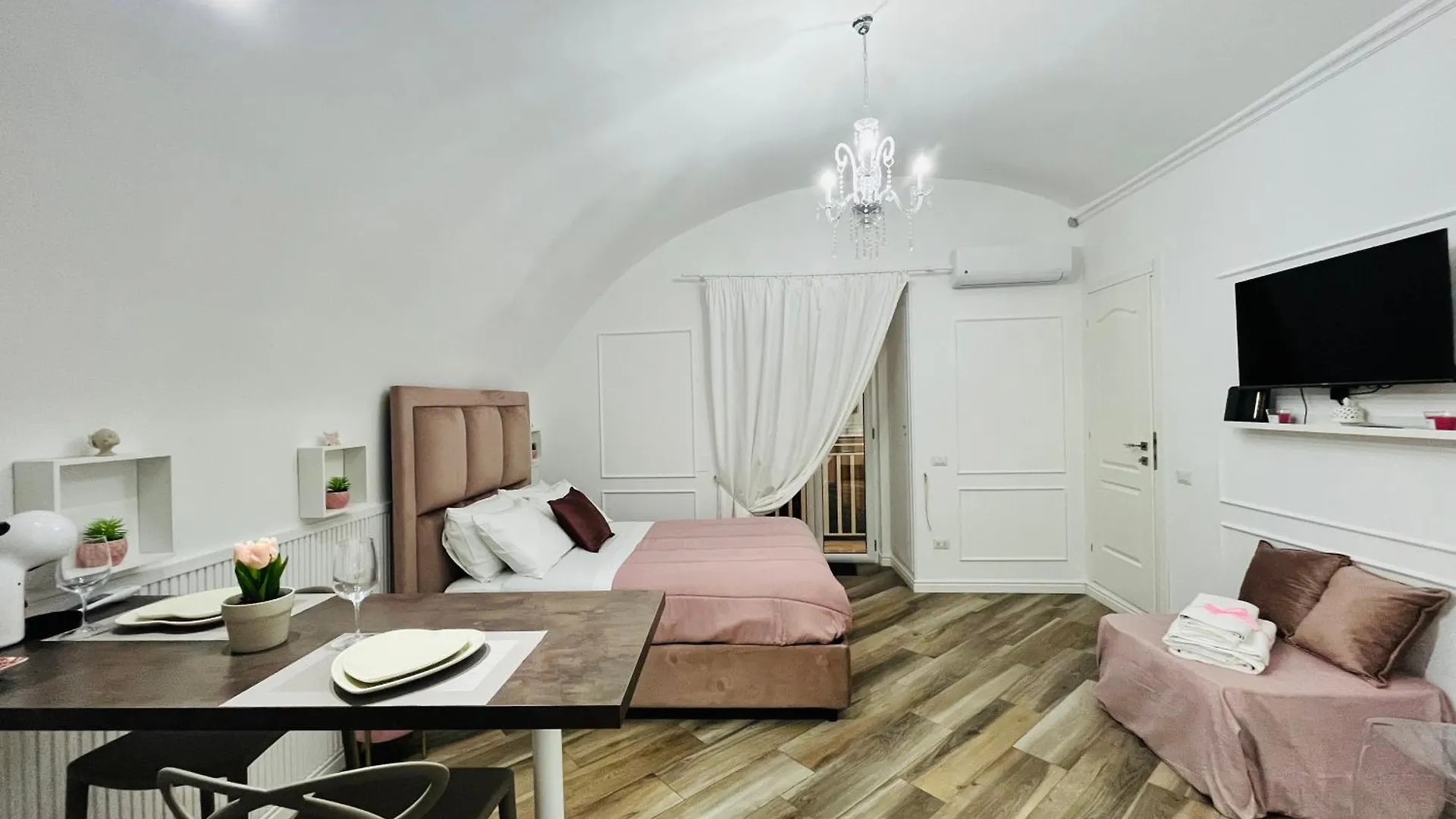 Apartment Donn'Anna Naples City Center Italy