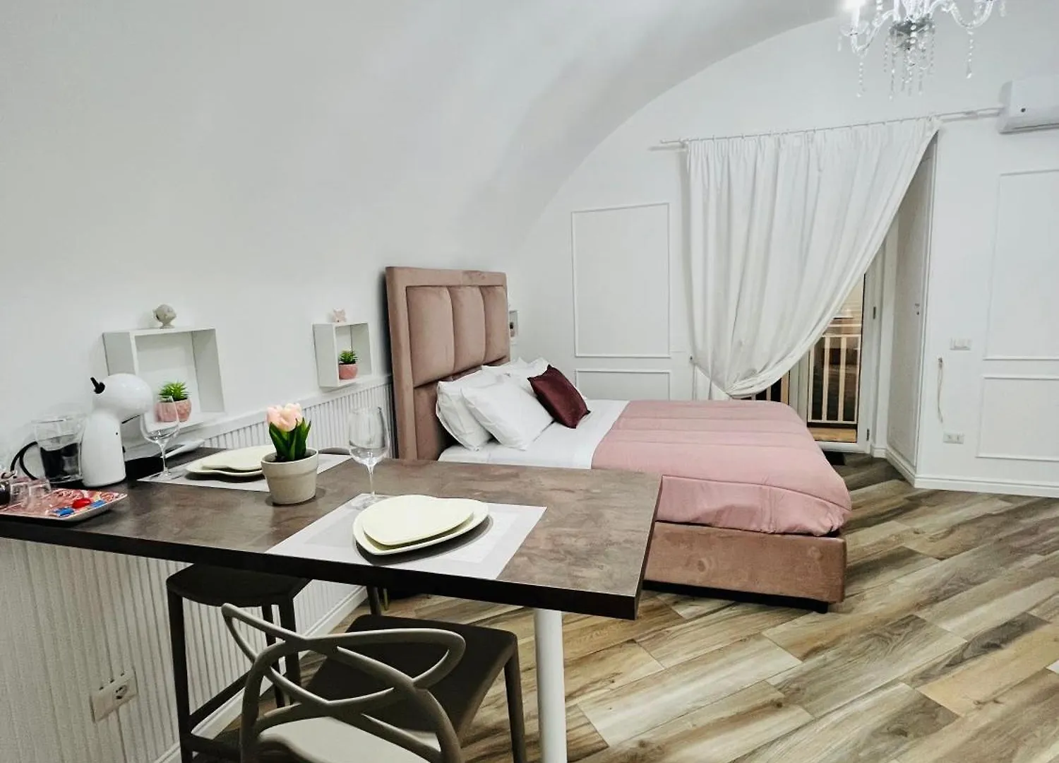 Apartment Donn'Anna Naples City Center Italy